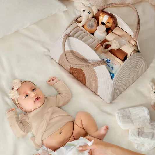 Sac à Langer Macramé Arc En ciel, idéal pour ranger les essentiels de bébé avec style et praticité.