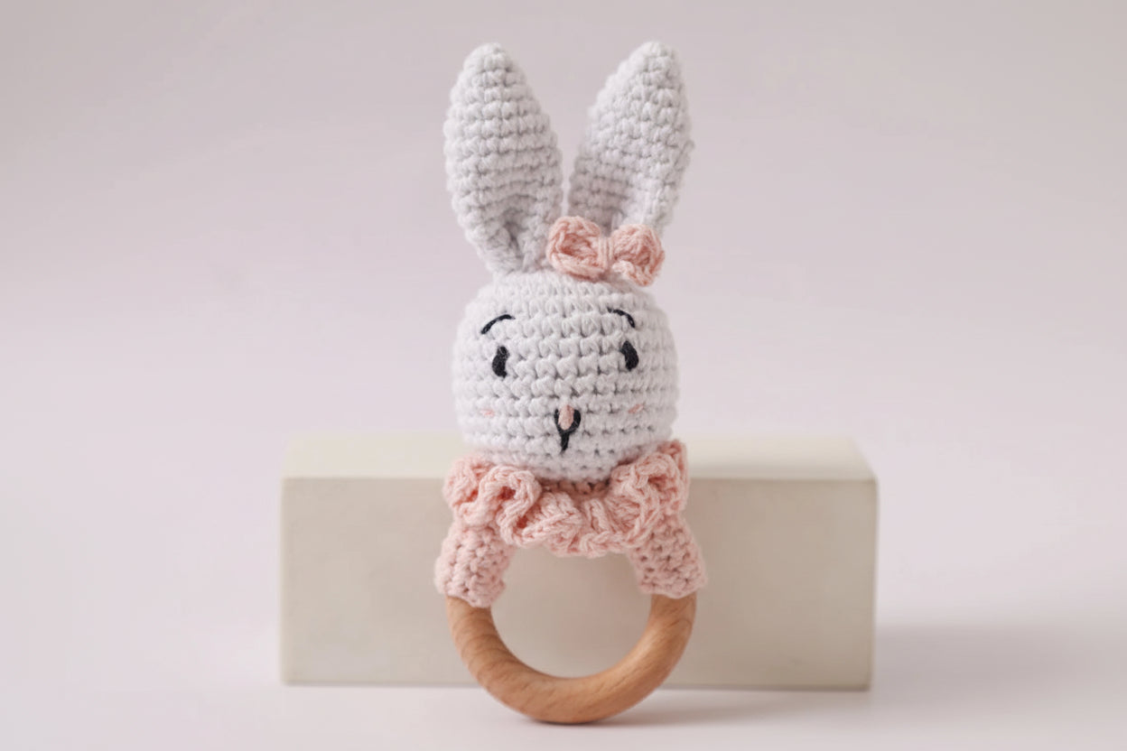 Hochet bébé Animaux en Crochet et Bois
