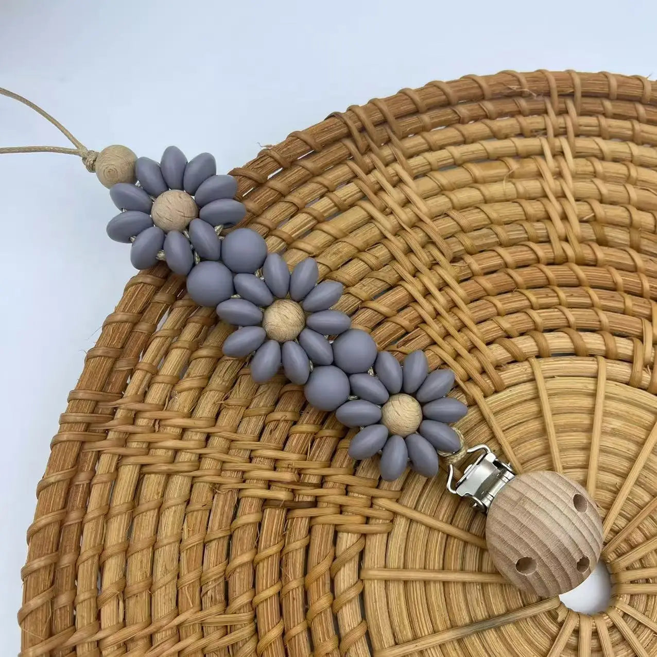 Attache Tétine Petite Fleur Marguerite - Grise - Attache Tétine