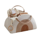 Sac à Langer Macramé Arc En ciel, élégant et pratique, idéal pour transporter les essentiels de bébé avec style.
