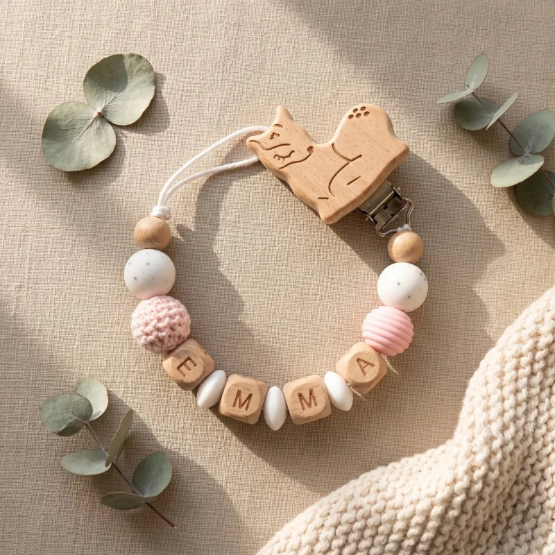 Attache-Tétine Bébé Personnalisée en Bois et Silicone