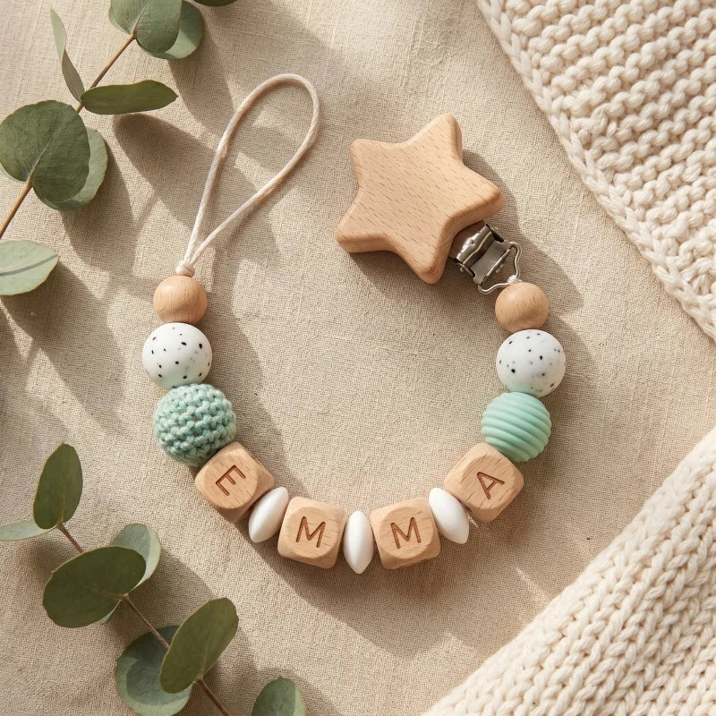 Attache-Tétine Bébé Personnalisée en Bois et Silicone