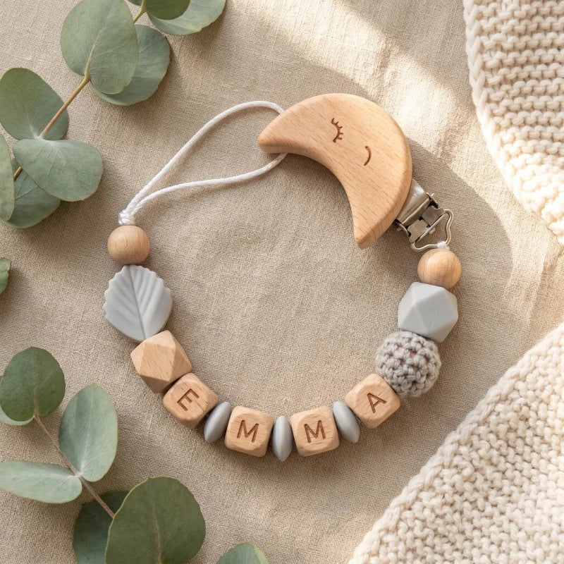 Attache-Tétine Bébé Personnalisée en Bois et Silicone
