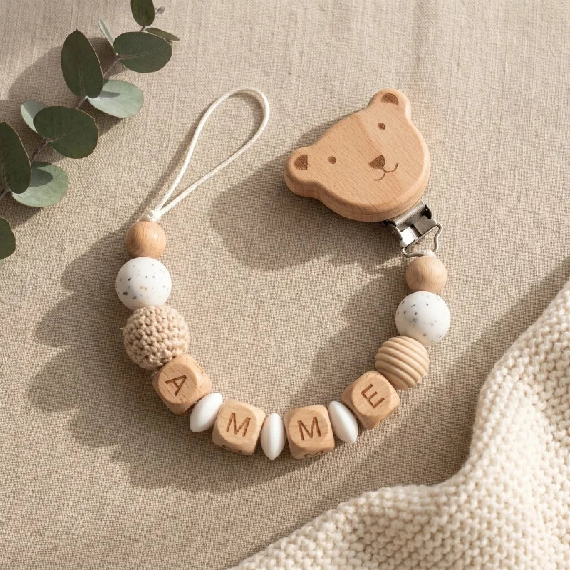 Attache-Tétine Bébé Personnalisée en Bois et Silicone