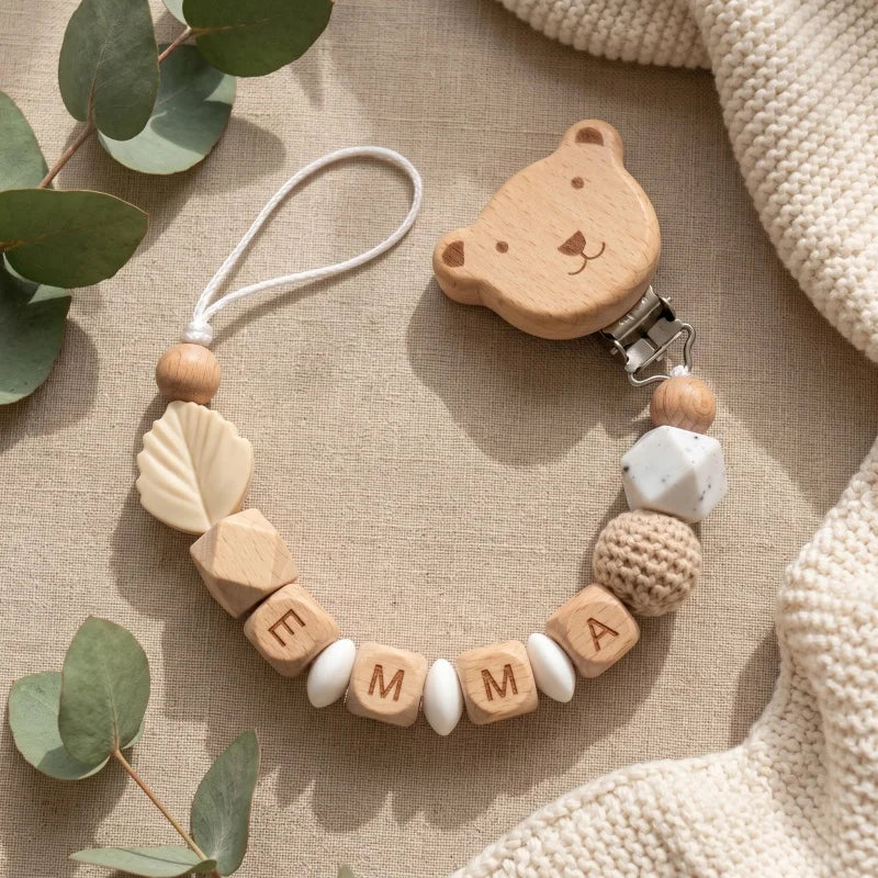Attache-Tétine Bébé Personnalisée en Bois et Silicone
