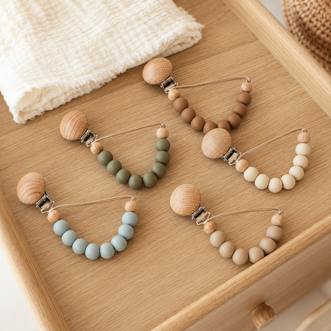 Attaches-tétine en perles de silicone et bois aux couleurs naturelles